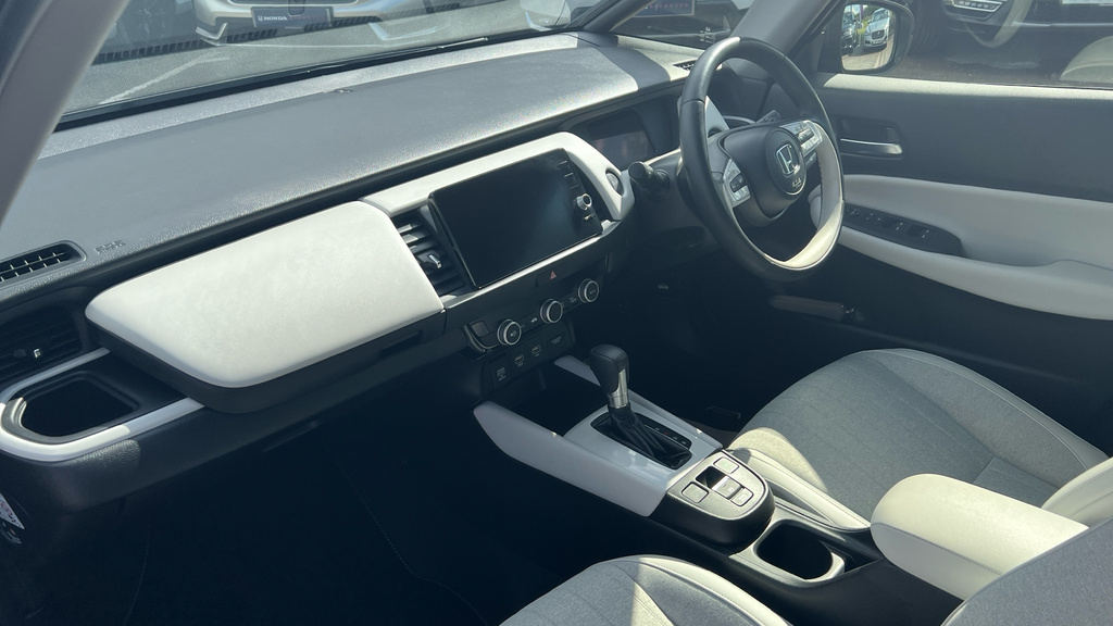 Honda Jazz Se White #9