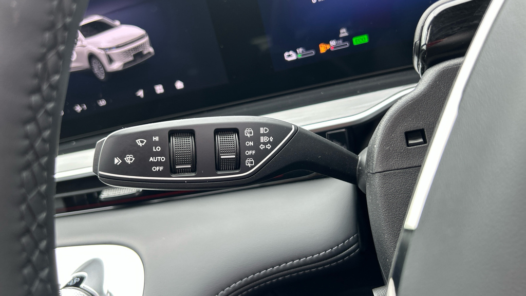 Omoda 9 Noble 1.5 Phev White #27