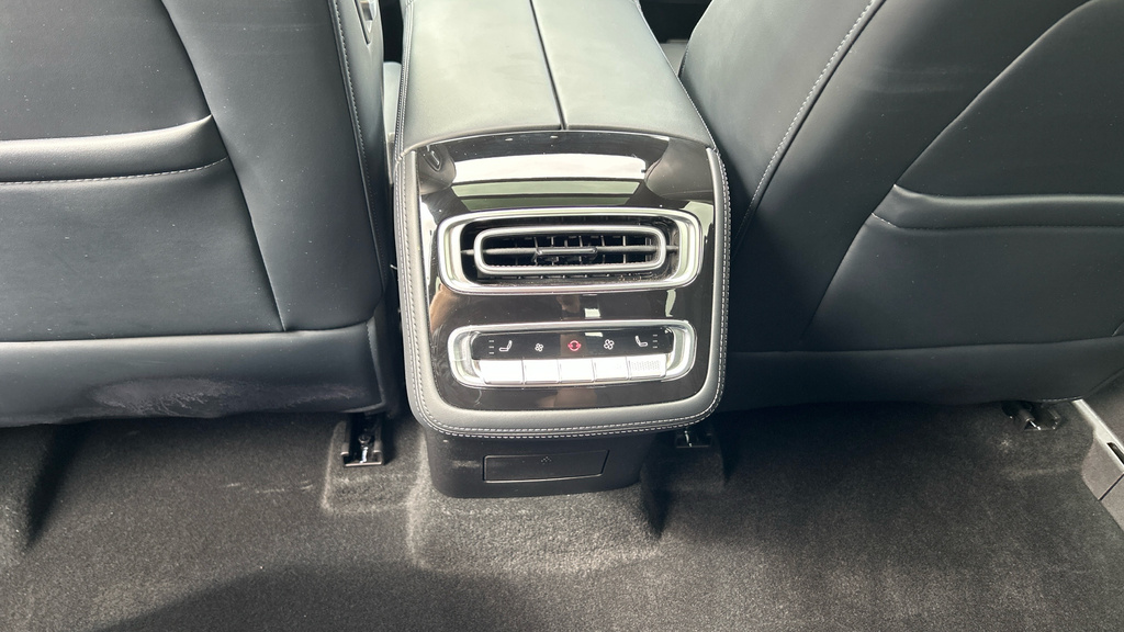 Omoda 9 Noble 1.5 Phev White #35