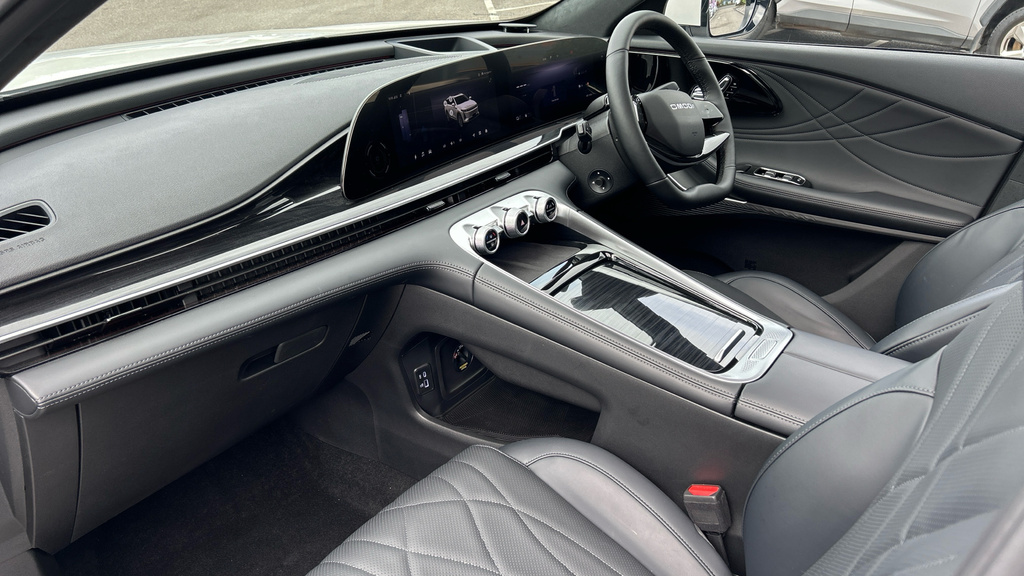 Omoda 9 Noble 1.5 Phev White #10
