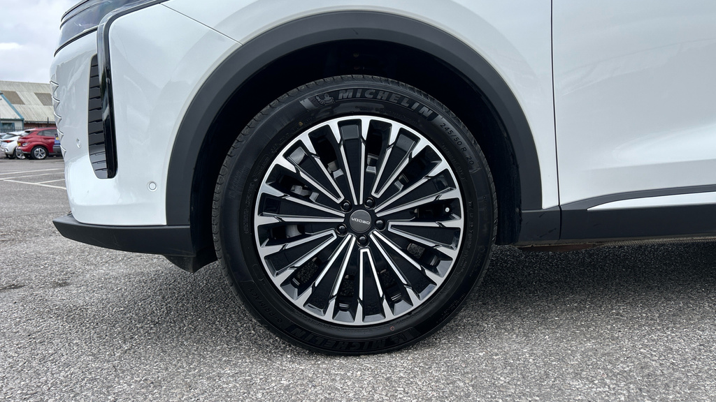 Omoda 9 Noble 1.5 Phev White #17