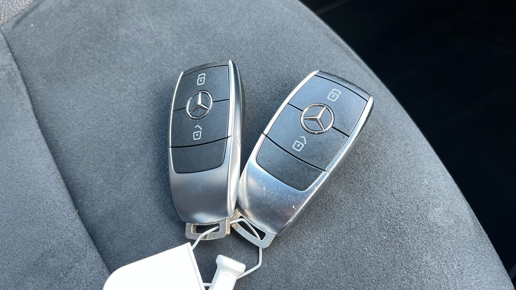 Mercedes-Benz GLB Class Suv White #26