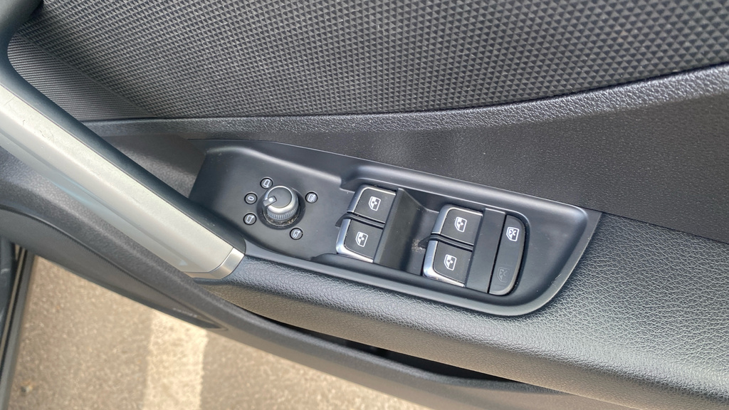 Audi Q2 30 Tfsi S Line Grey #4