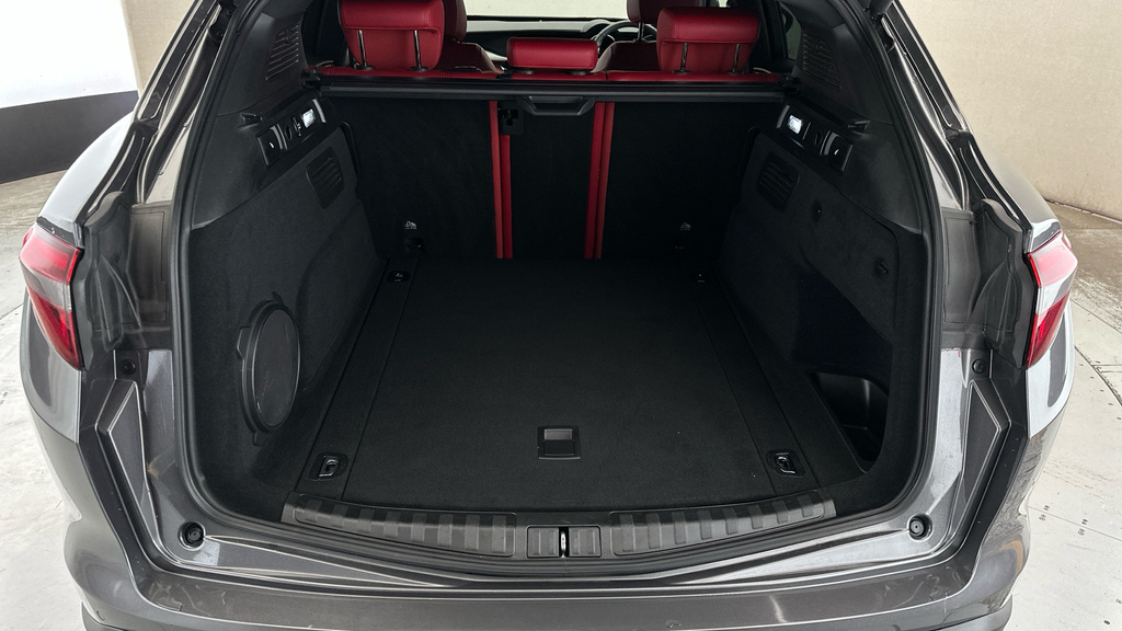 Alfa Romeo Stelvio  Red #21