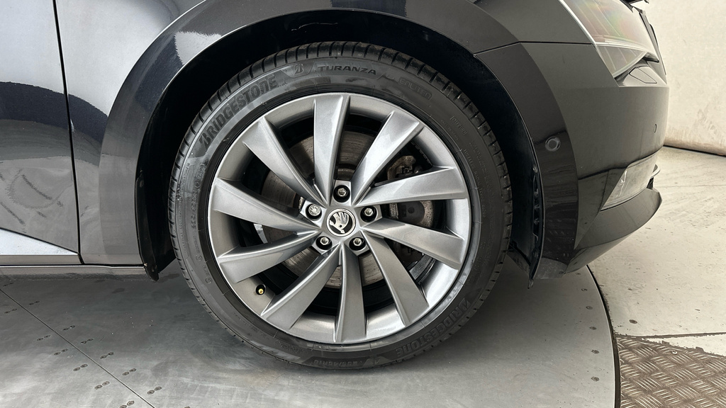 Skoda Superb Se Grey #30