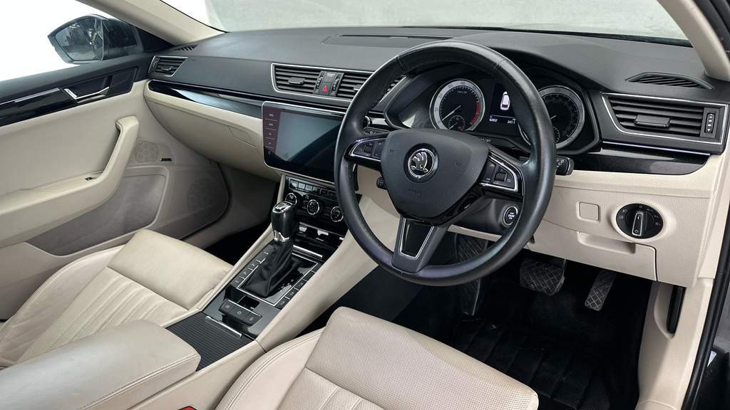 Skoda Superb Se Grey #13