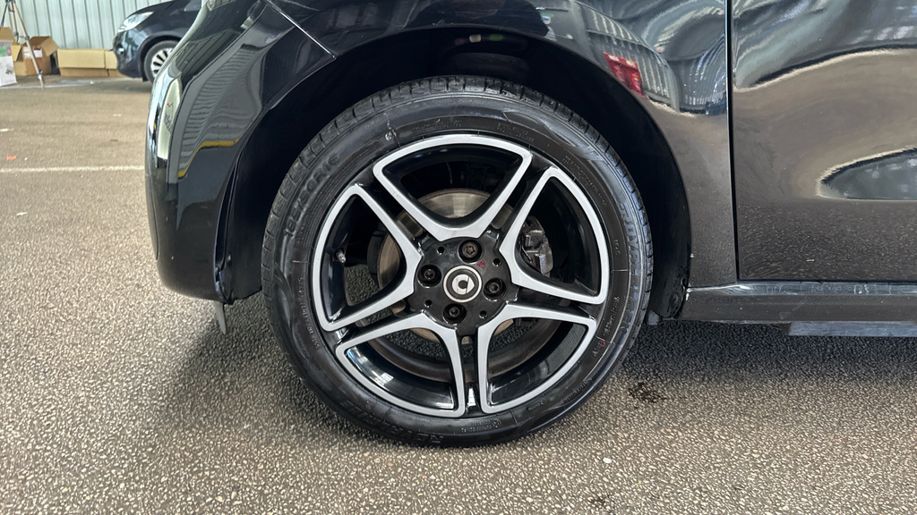 Smart Forfour 17.6Kwh Exclusive Hatchback 22K Black #17