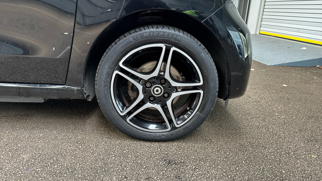 Smart Forfour 17.6Kwh Exclusive Hatchback 22K Black #20