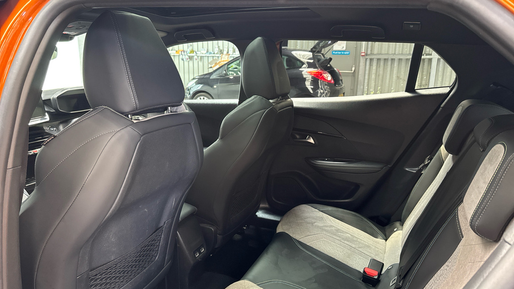 Peugeot e-2008 2008 Gt Ev Black #14