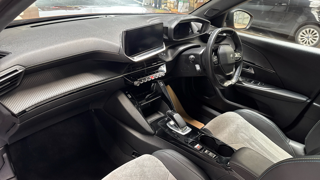 Peugeot e-2008 2008 Gt Ev Black #10