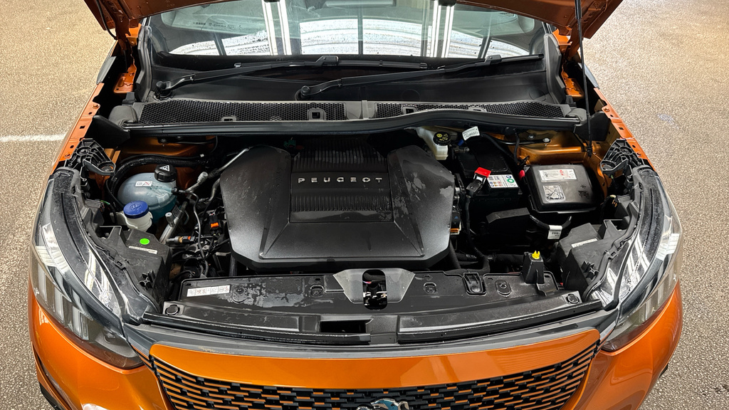 Peugeot e-2008 2008 Gt Ev Black #16