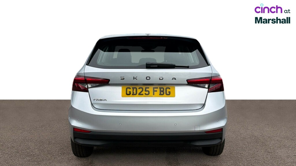 Skoda Fabia 1.0 Tsi Design Edition White #4
