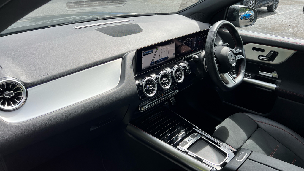Mercedes-Benz GLA Class Amg Line Blue #12