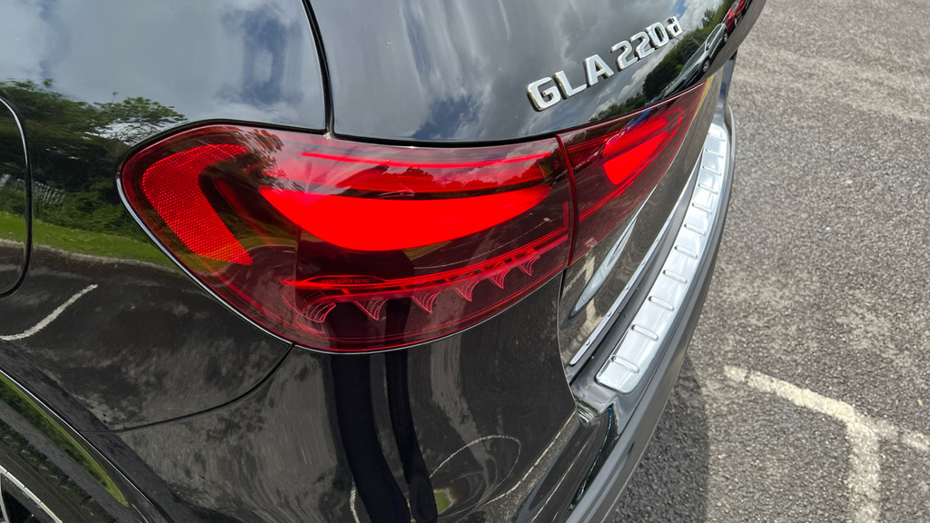 Mercedes-Benz GLA Class Amg Line Blue #31