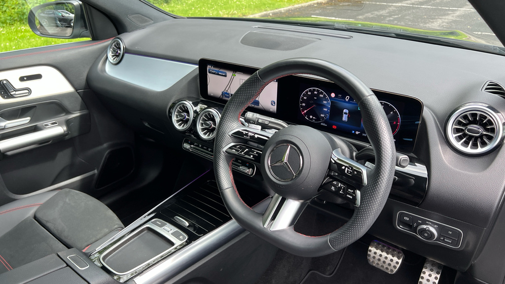 Mercedes-Benz GLA Class Amg Line Blue #11
