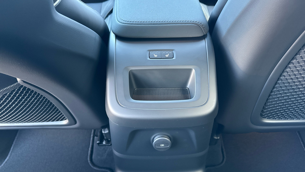 Volvo XC60 Ultra Black #22