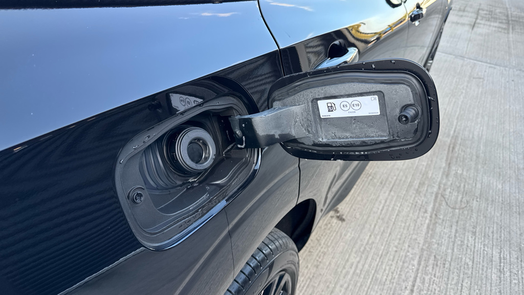Volvo XC60 Ultra Black #26