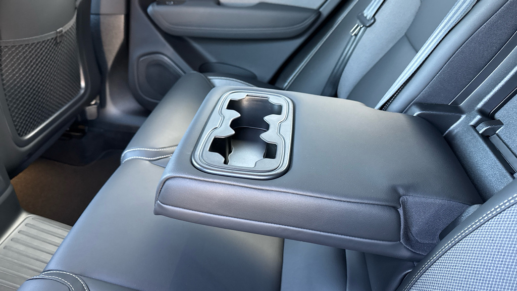Volvo XC60 Ultra Black #43