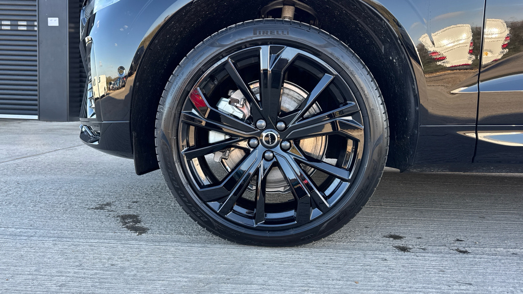 Volvo XC60 Ultra Black #18