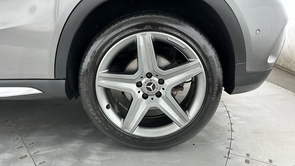Mercedes-Benz GLA Class White #26
