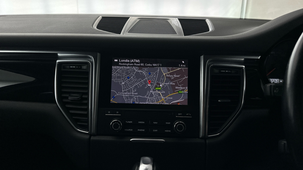 Porsche Macan 3.0 S Pdk 340 Bhp Grey #17
