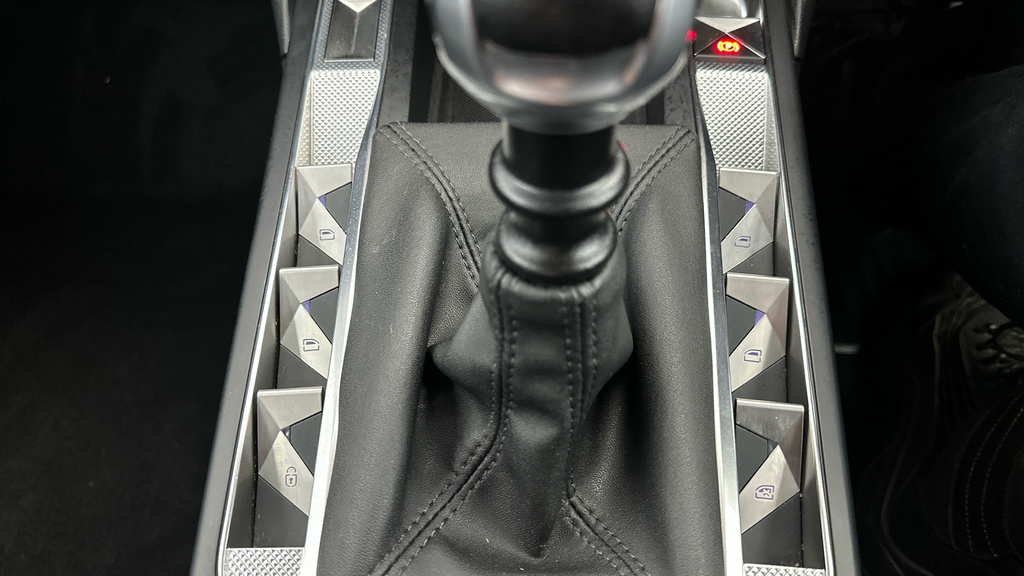 DS DS 3 Crossback 100Kw E-tense Performance Line 50Kwh Grey #13