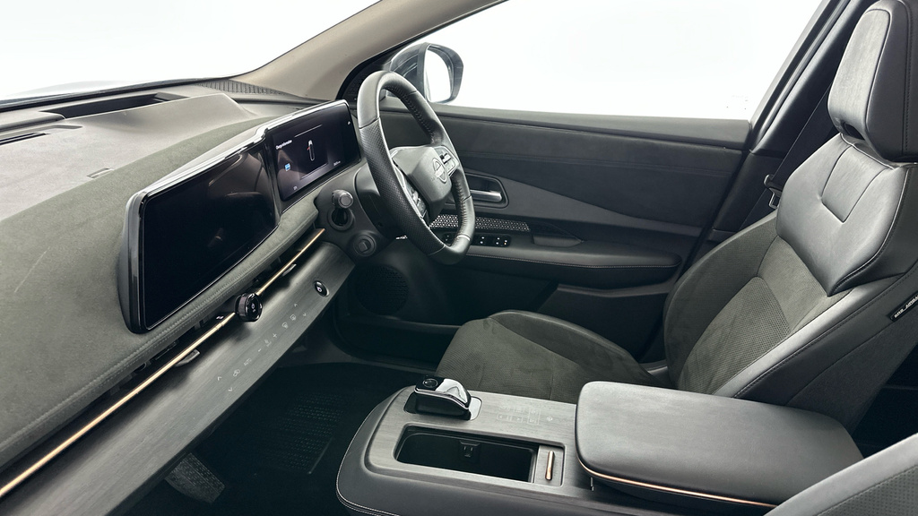 Nissan Ariya Evolve Black #31