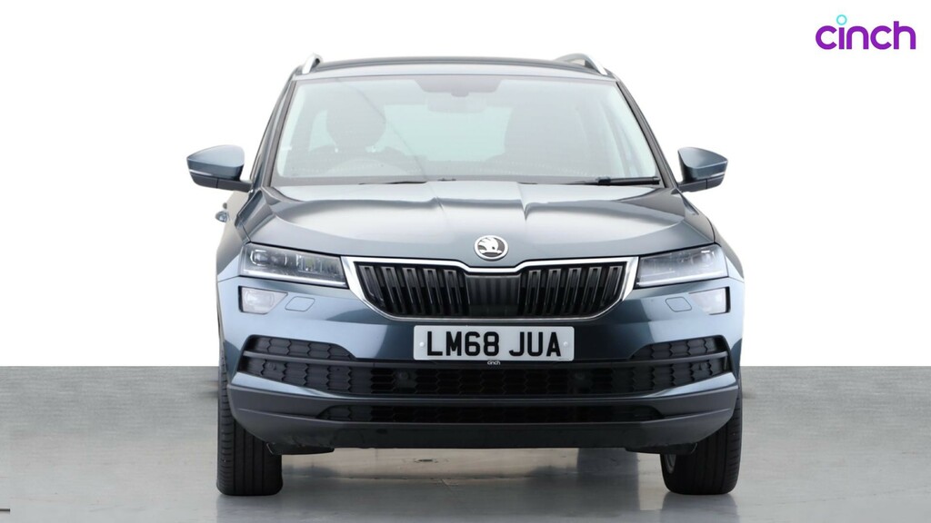 Skoda Karoq Se White #9