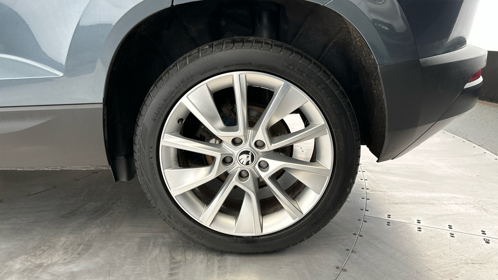 Skoda Karoq Se White #25