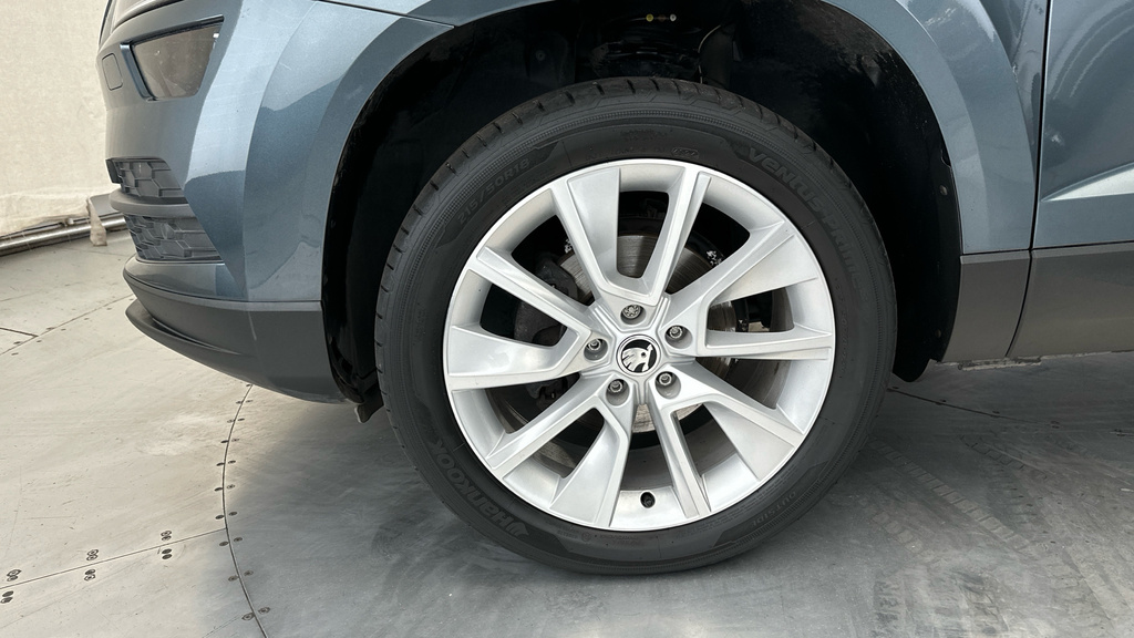Skoda Karoq Se White #24