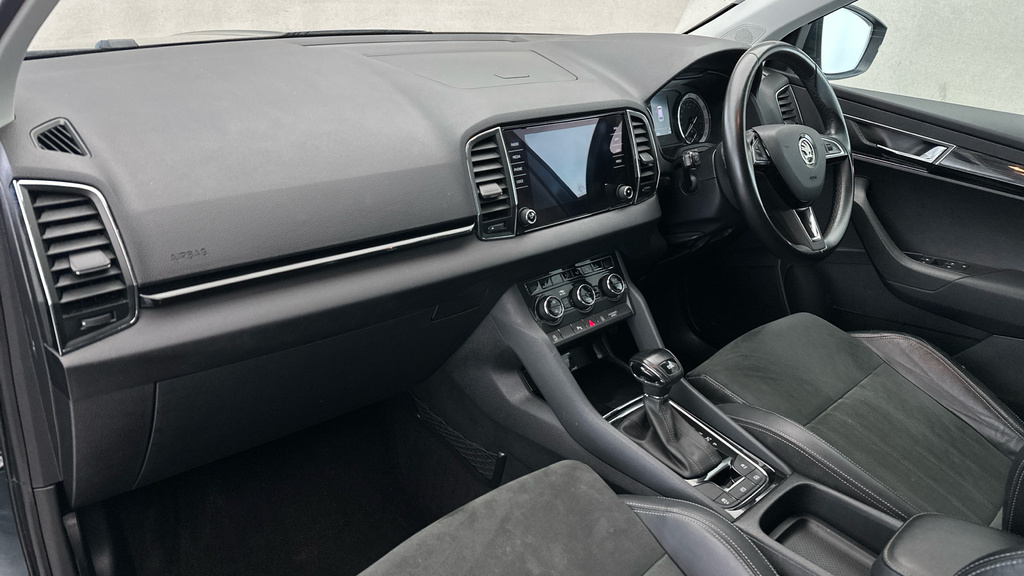 Skoda Karoq Se White #12