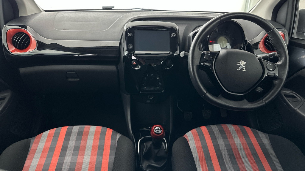 Peugeot 108 Active Black #12