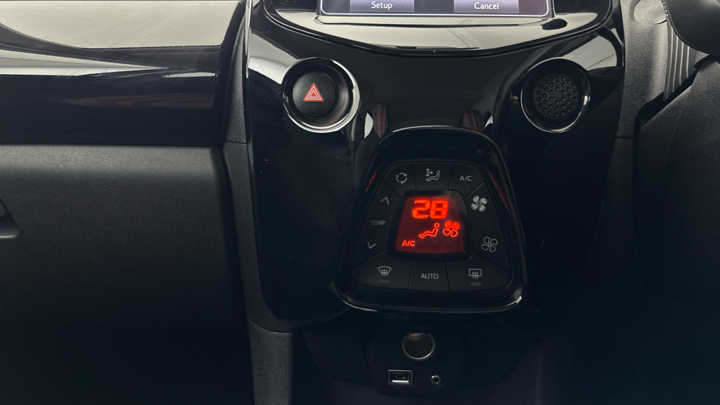 Peugeot 108 Active Black #16