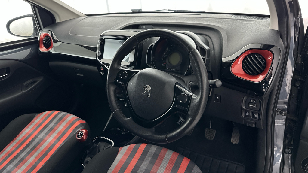 Peugeot 108 Active Black #9