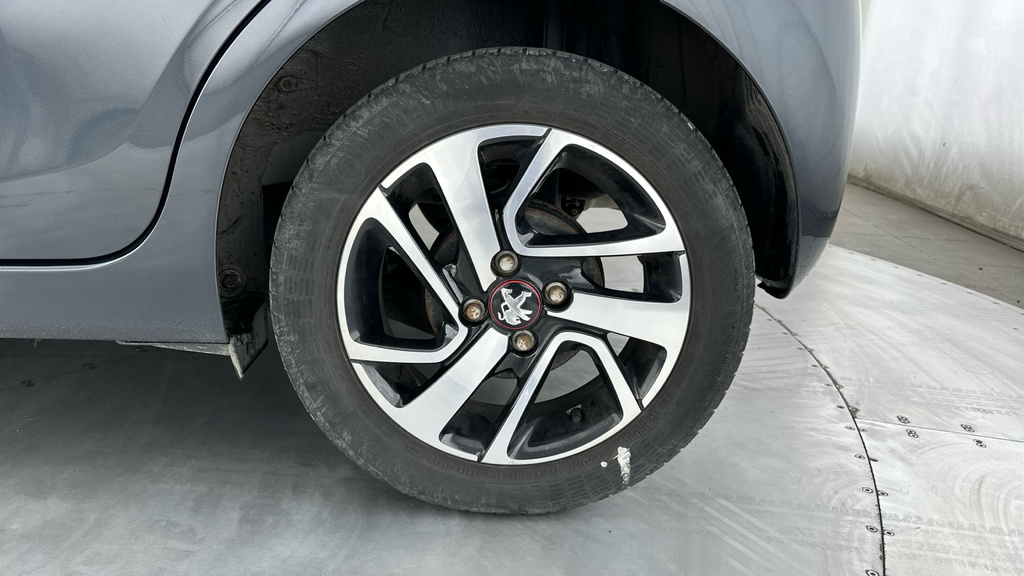 Peugeot 108 Active Black #22