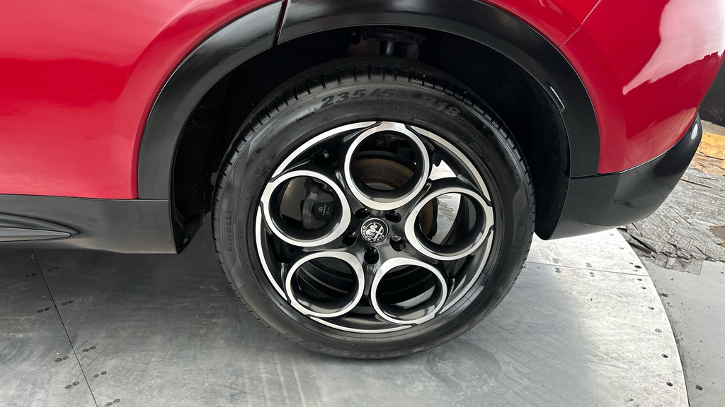 Alfa Romeo Tonale 1.5 Mhev Ti Red #25