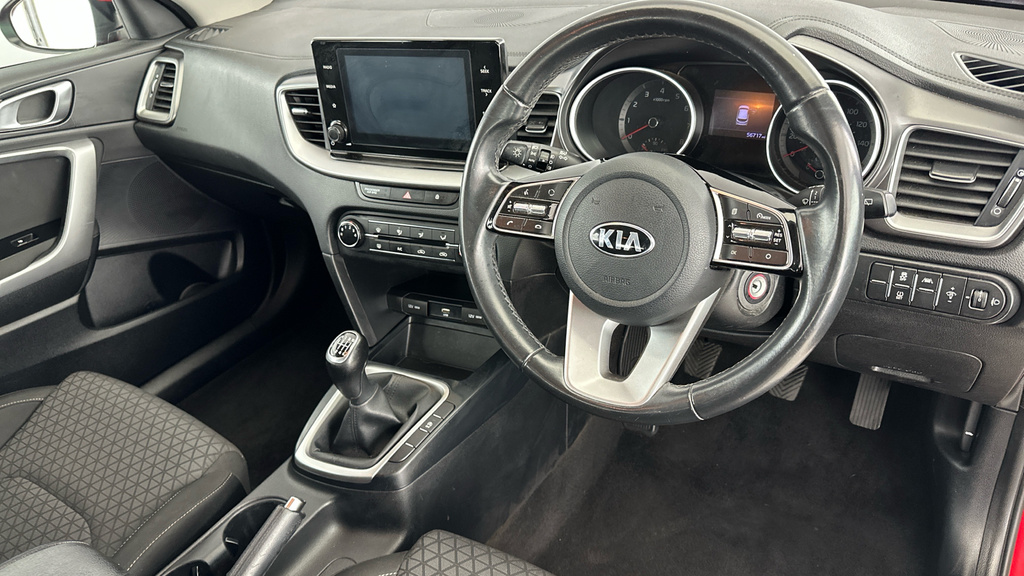 Kia Xceed 2 Black #9