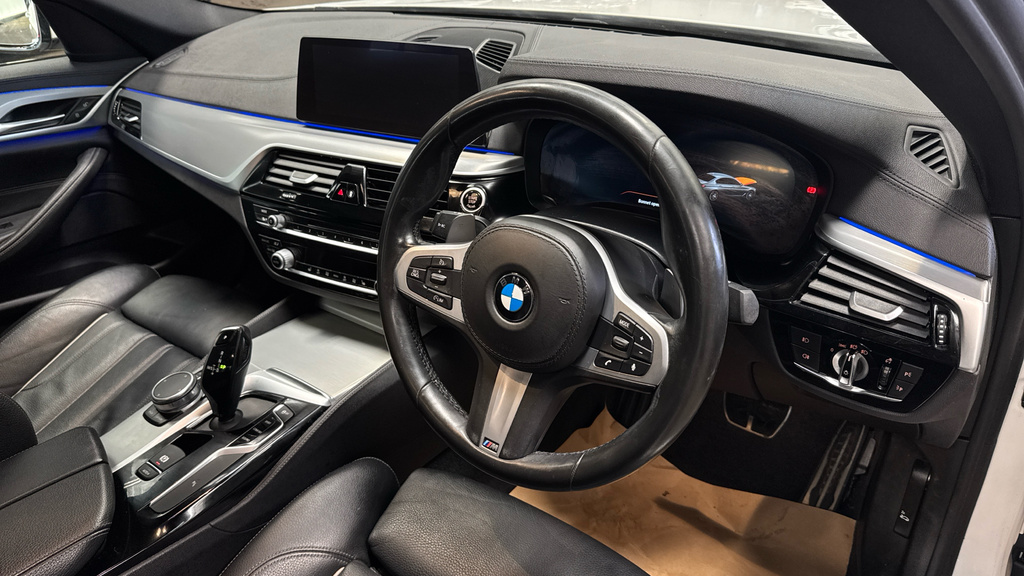 BMW 5 Series 2019 69 2.0 Black #9