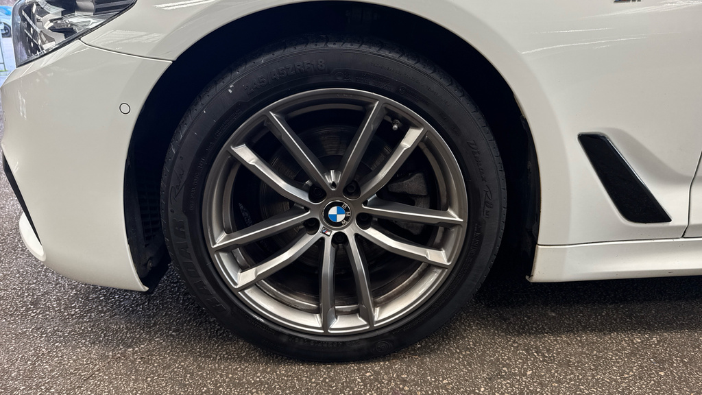 BMW 5 Series 2019 69 2.0 Black #17