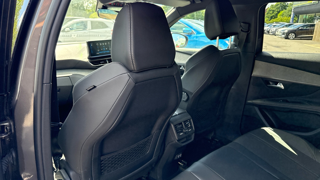 Peugeot 3008 1.2 Puretech Active Premium-plus Black #25