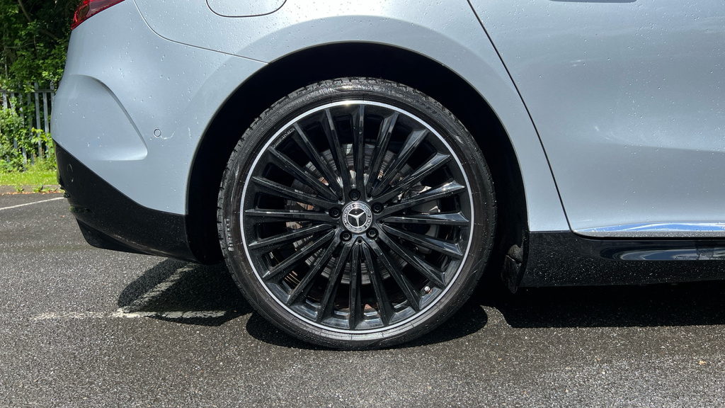Mercedes-Benz EQE Suv Black #25