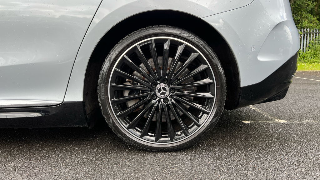 Mercedes-Benz EQE Suv Black #24