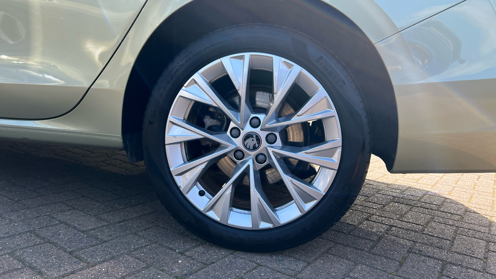 Skoda Superb Superb Hatch Se L 1.5 Tsi E-tec 150 Ps Dsg Grey #20
