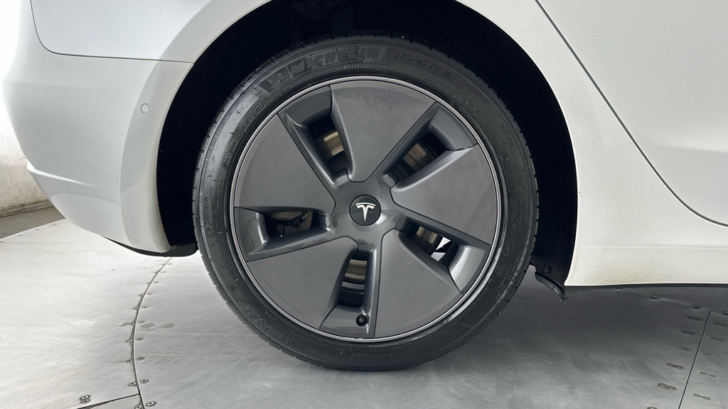 Tesla Model 3 Dual Motor Performance Saloon White #26