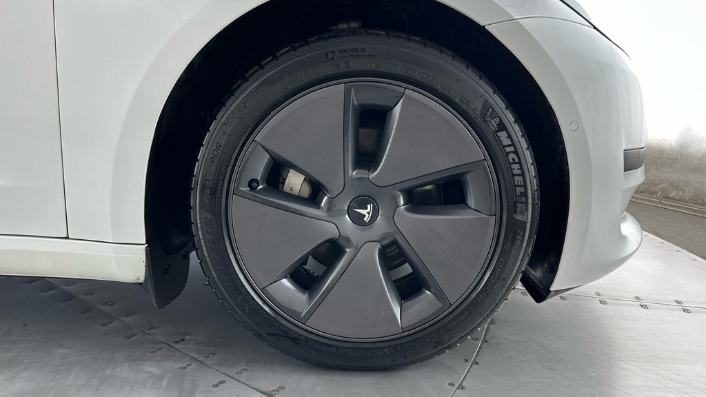 Tesla Model 3 Dual Motor Performance Saloon White #27