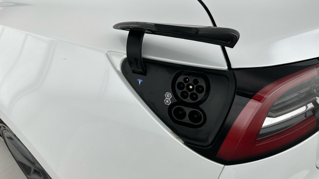 Tesla Model 3 Dual Motor Performance Saloon White #28