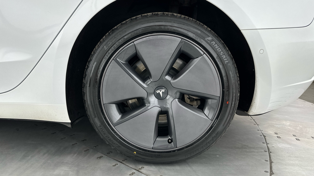 Tesla Model 3 Dual Motor Performance Saloon White #25