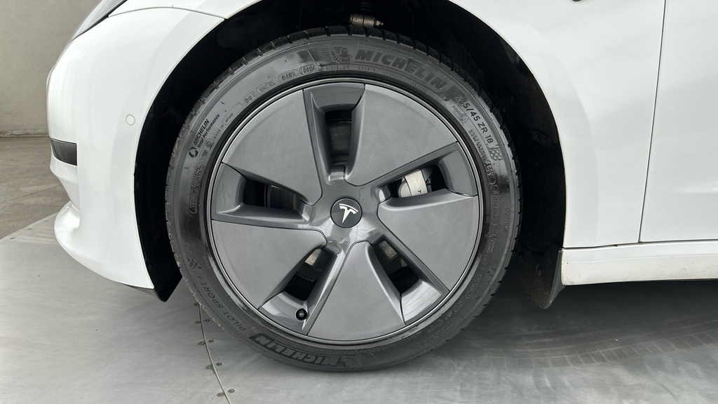 Tesla Model 3 Dual Motor Performance Saloon White #24