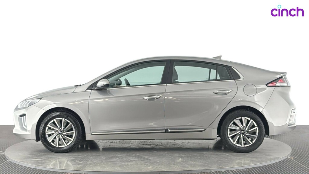 Hyundai Ioniq Hatchback Red #6