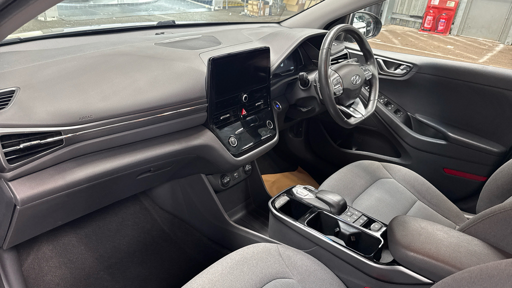 Hyundai Ioniq Hatchback Red #10